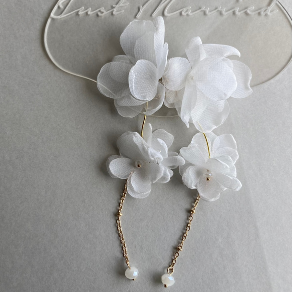 結婚式　ウェディング　ブライダル　シフォン　ピアス　イヤリング　花　フラワー　ホワイト　白　大ぶりピアス　ロングピアス 1枚目の画像