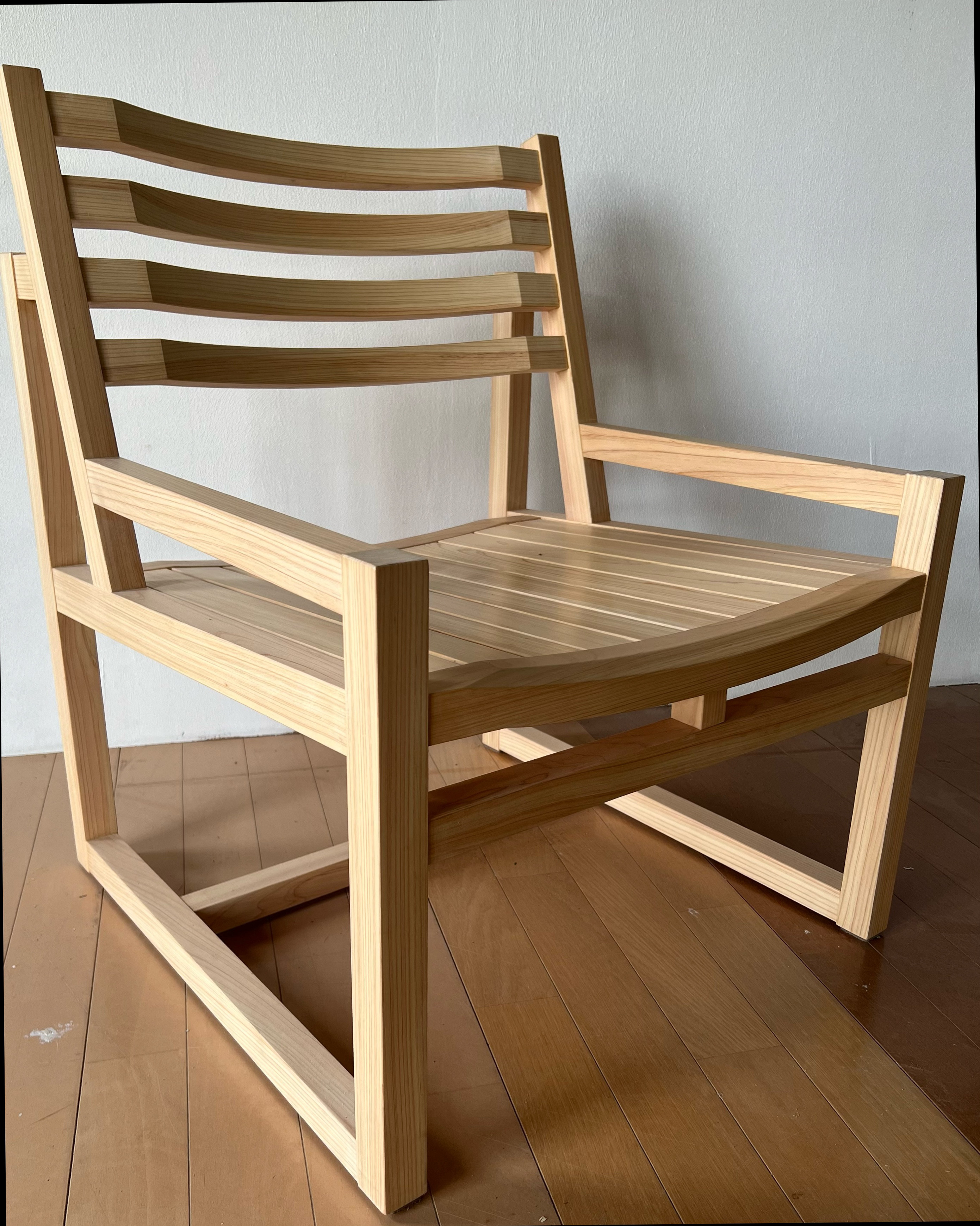 ヒノキのLOWチェア