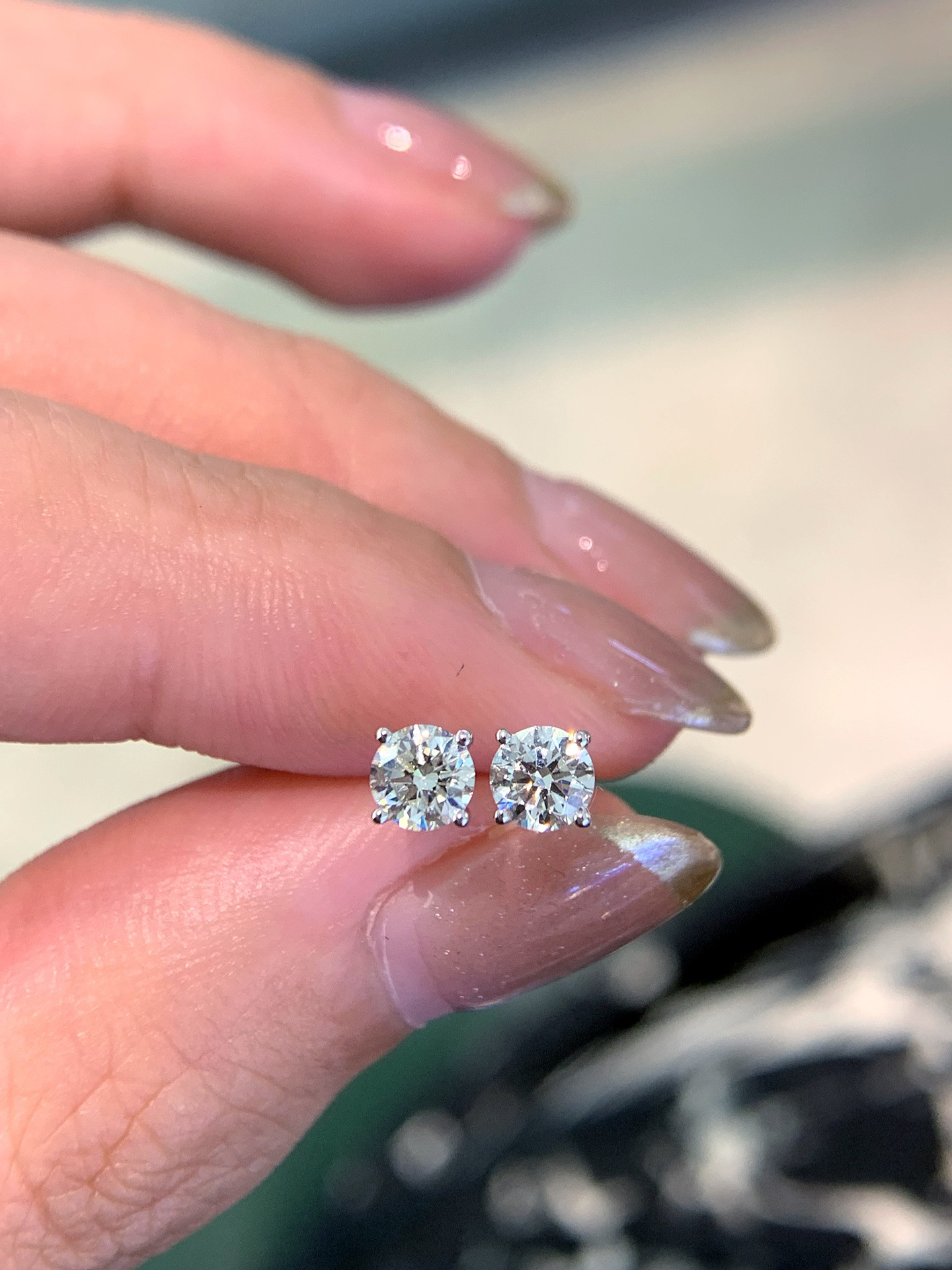 天然ダイヤモンドピアスk18 4002