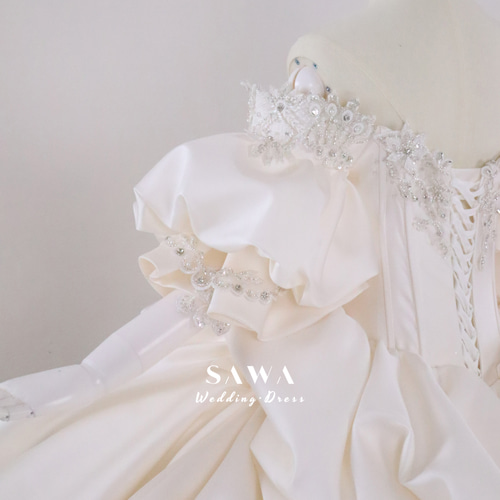 【Yuhan Wang】オフホワイト パフスリーブ ミディアムドレス MMM1502 | DRESS GALLERY BOX