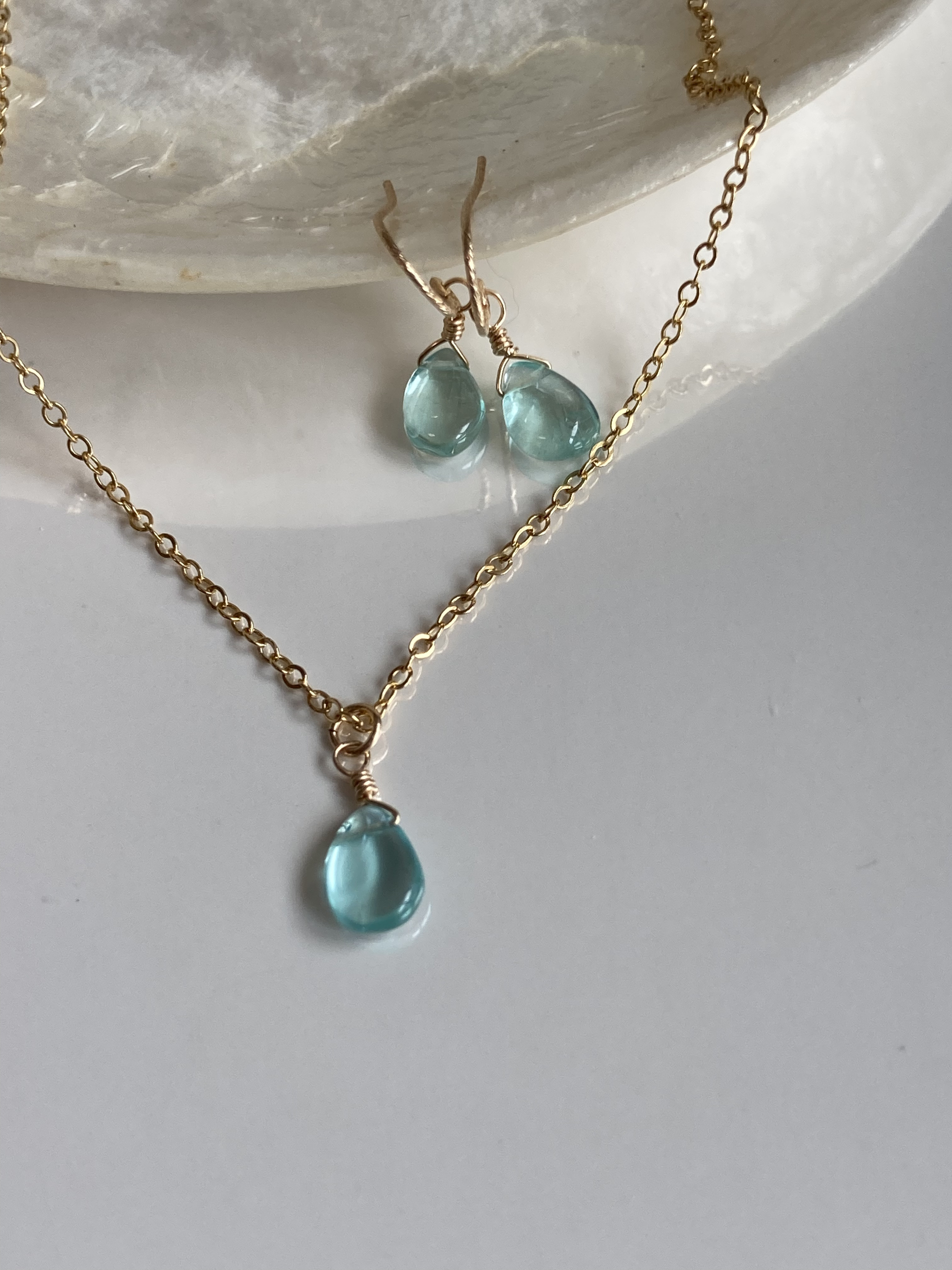 お得なセット 涼やかに波間に溶ける青 14kgfアクアブルーのアパタイトピアス、ネックレス ひんやりセット2025