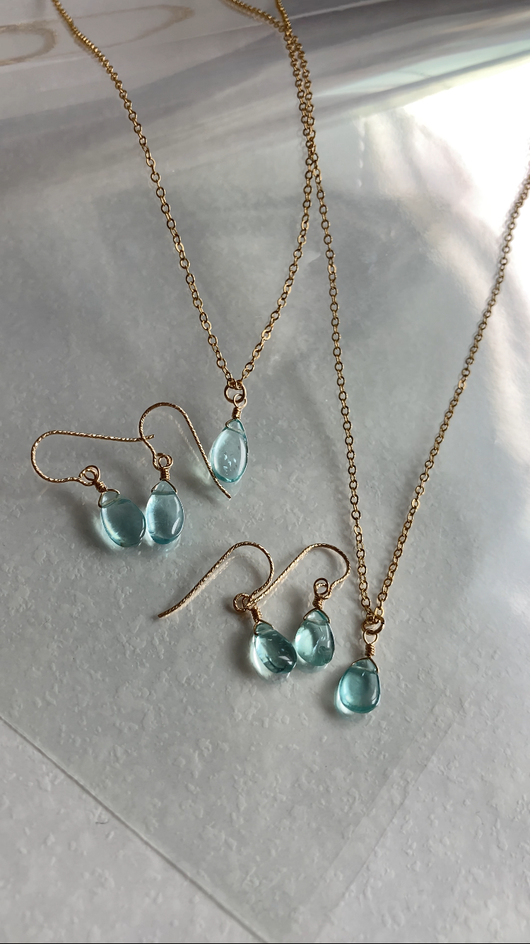 お得なセット 涼やかに波間に溶ける青 14kgfアクアブルーのアパタイトピアス、ネックレス ひんやりセット2025