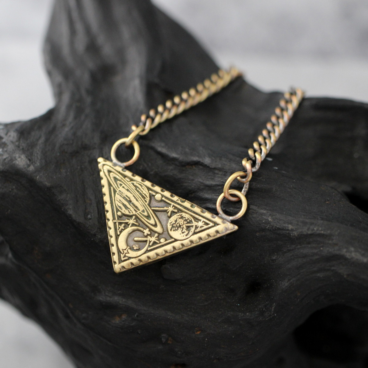 恋はスリルショックサスペンス｜真鍮｜ペンダント｜ネックレス｜土星｜月｜地球｜惑星｜三角形｜ユニーク｜ファンタジー｜一点物