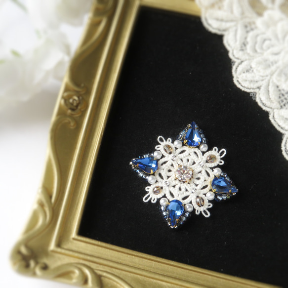 サファイアブルーの煌めきブローチ/ポニーフック/ヘアゴム 青 タティングレース 1枚目の画像
