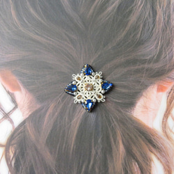 サファイアブルーの煌めきブローチ/ポニーフック/ヘアゴム 青 タティングレース 4枚目の画像