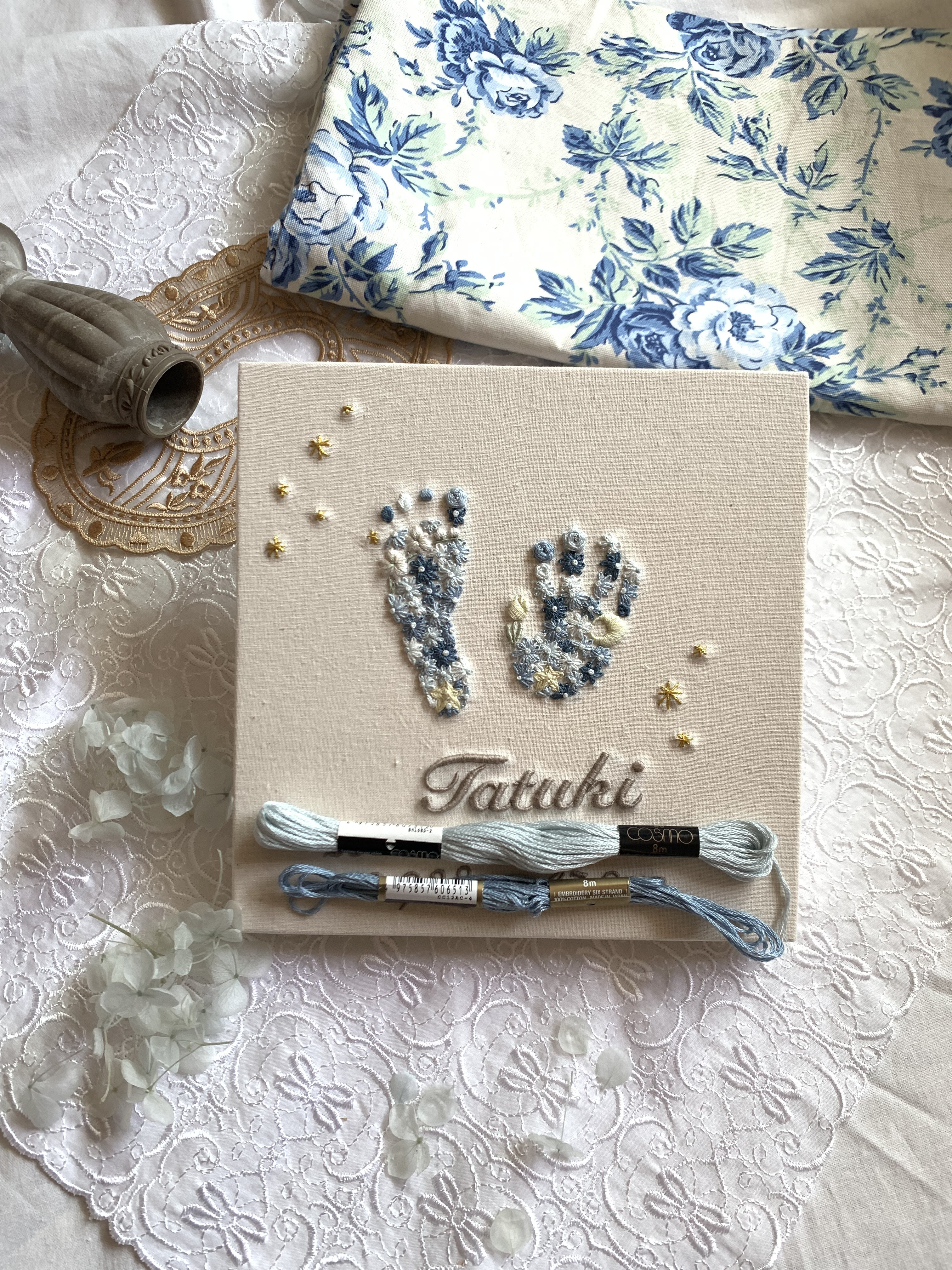 足形刺繍　手形刺繍　刺繍命名書　バースデーボード　刺繍ボード