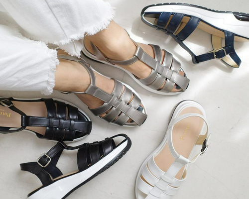 スポーツサンダル シルバーとブラック 編み込みデザイン ae0bdab32ece86babe54369c61ba99