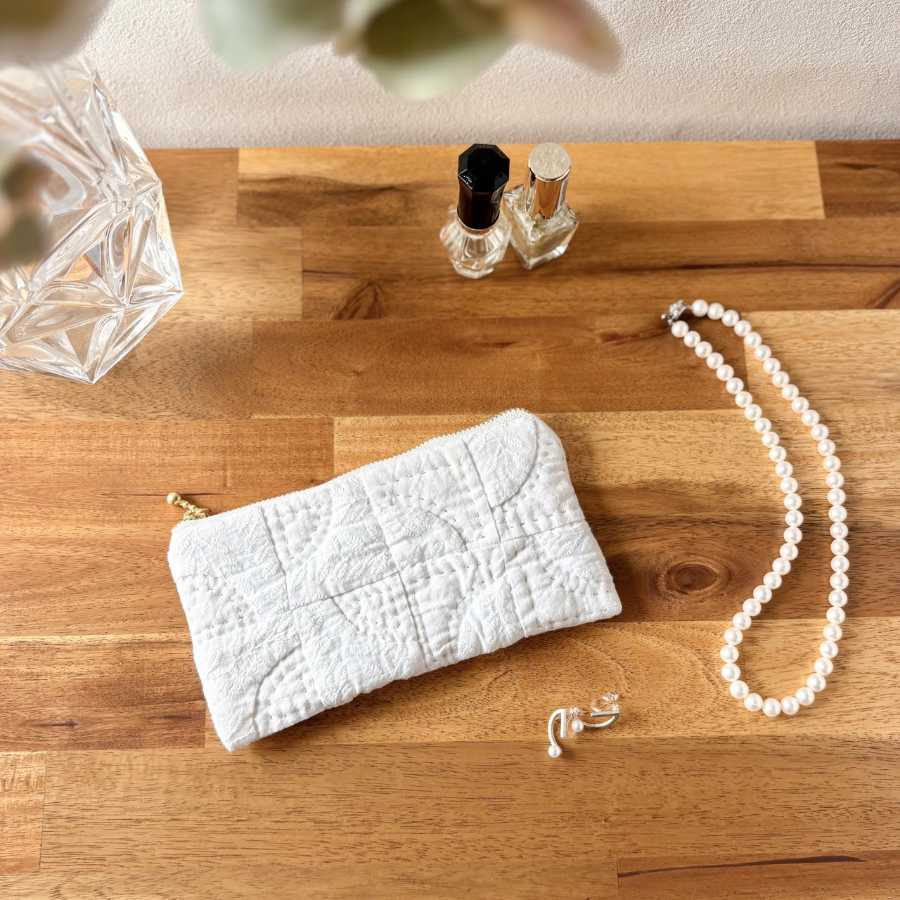 〔すっきりマチなし〕手縫いキルトのやわらかポーチ＊夏の夢【S】