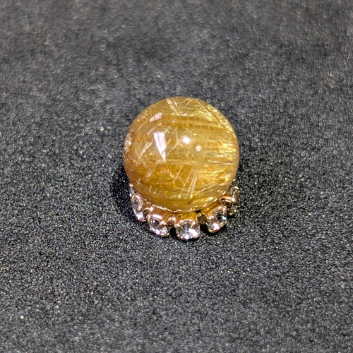 ギラギラ輝くキャッツアイルチル クォーツ 8ミリ 1粒売り 金銭運を呼ぶ