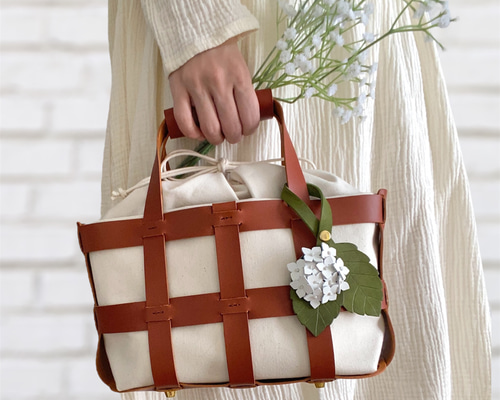 アニエスベー かごバッグ ハンドバッグ チャーム 巾着 ベージュ カーキ アニヤハインドマーチ Anya Hindmarch かごバッグ ショルダーバッグ