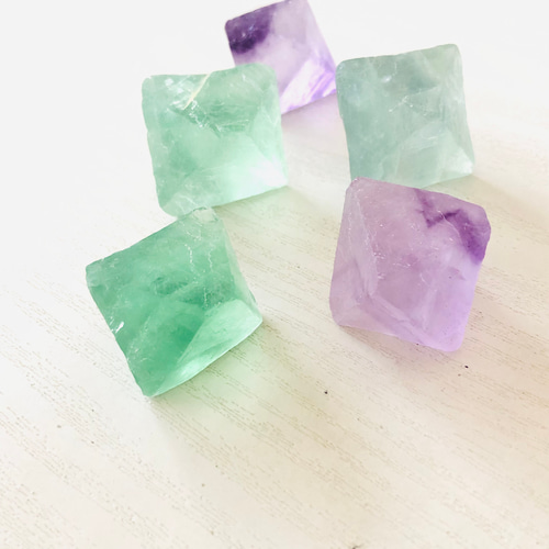 100★数量限定★希少♢天才の石【フローライト八面体結晶♢100g】❤️ フローライト 八面体 約100g｜蛍石｜原石