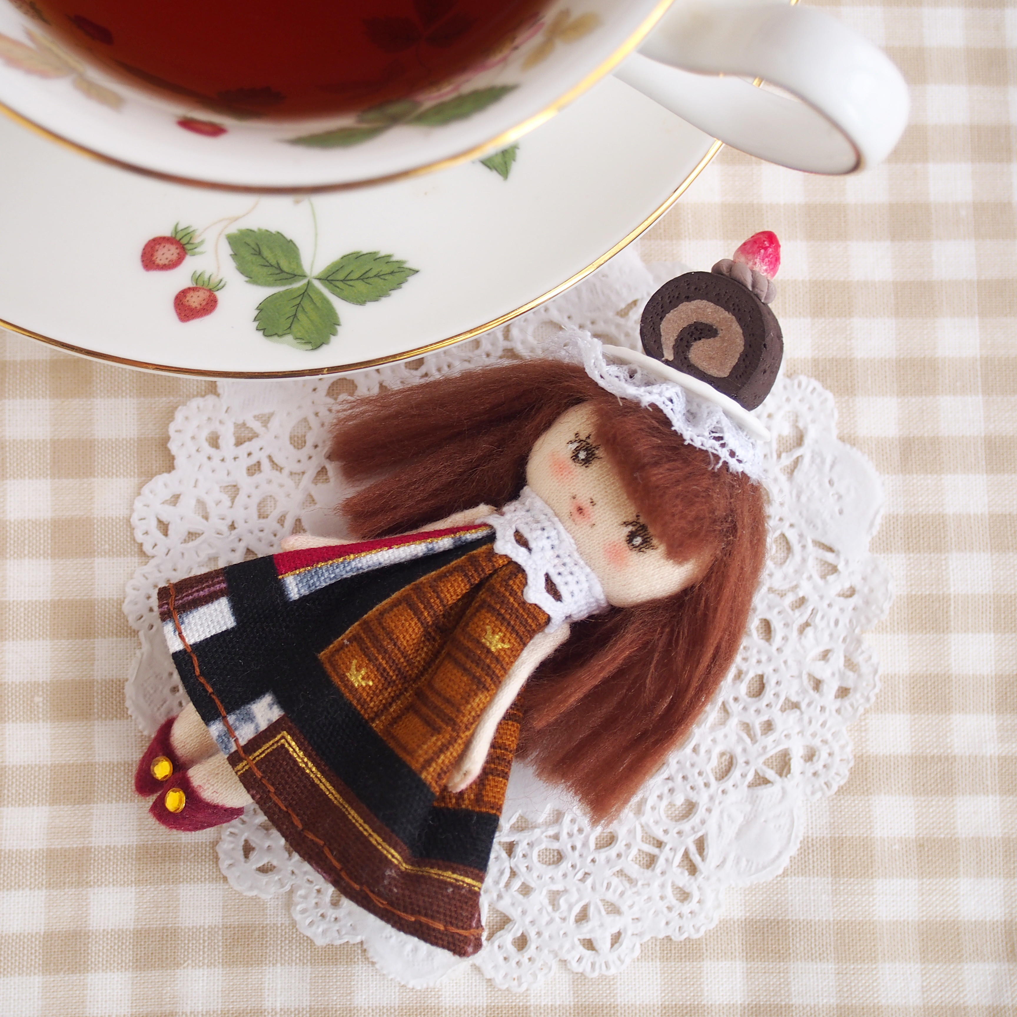 チョコロールケーキの女の子