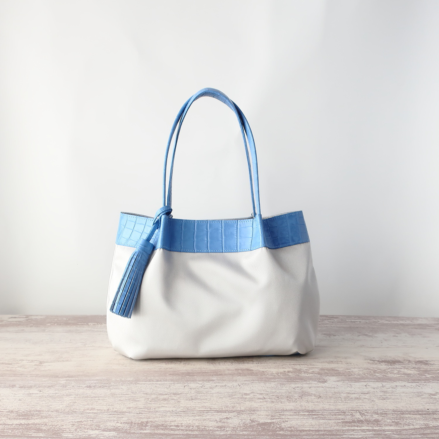 （軽量で人気）ふんわりタックライト（S)☆彡シルバー×ライトブルー・受注製作・軽量・ナイロン×レザー