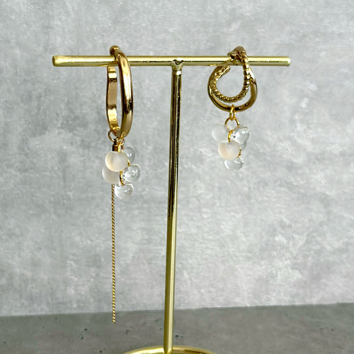 アシンメトリー 2way クリア フロスト 鈴丸ビーズ ビーズ イヤーカフ