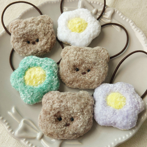 クマ様ご確認用☆ハンドメイド　ヘアゴム くまの編みぐるみヘアゴム | ハンドメイド雑貨店 ゆめばこ