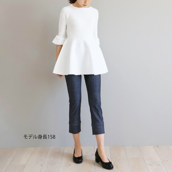 【長度蓋過臀線】 整件衣服荷葉邊喇叭袖套頭衫 【淺粉紅色】 第9張的照片