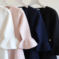 【長度蓋過臀線】 整件衣服荷葉邊喇叭袖套頭衫 【淺粉紅色】 第16張的照片