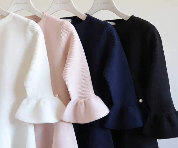 【長度蓋過臀線】 整件衣服荷葉邊喇叭袖套頭衫 【淺粉紅色】 第16張的照片