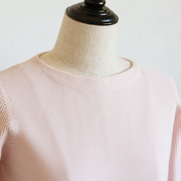 【長度蓋過臀線】 整件衣服荷葉邊喇叭袖套頭衫 【淺粉紅色】 第12張的照片