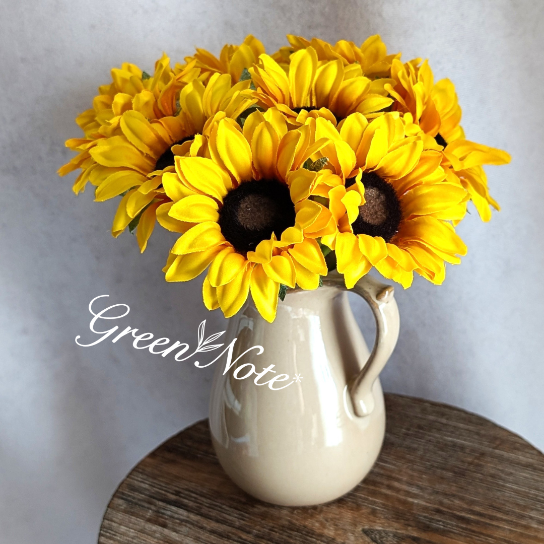 花瓶付きだから嬉しい！明るく華やかなのひまわり９輪　お好きに投げ入れアレンジメント　ナチュラルアンティーク