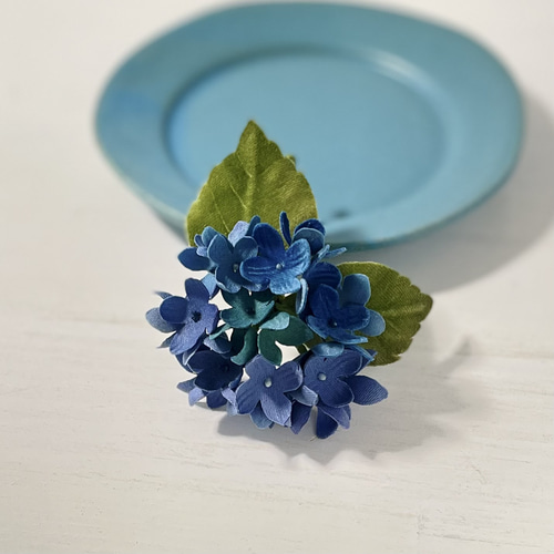 布花 ありそうでなさそうなブルーパープルの紫陽花のコサージュ
