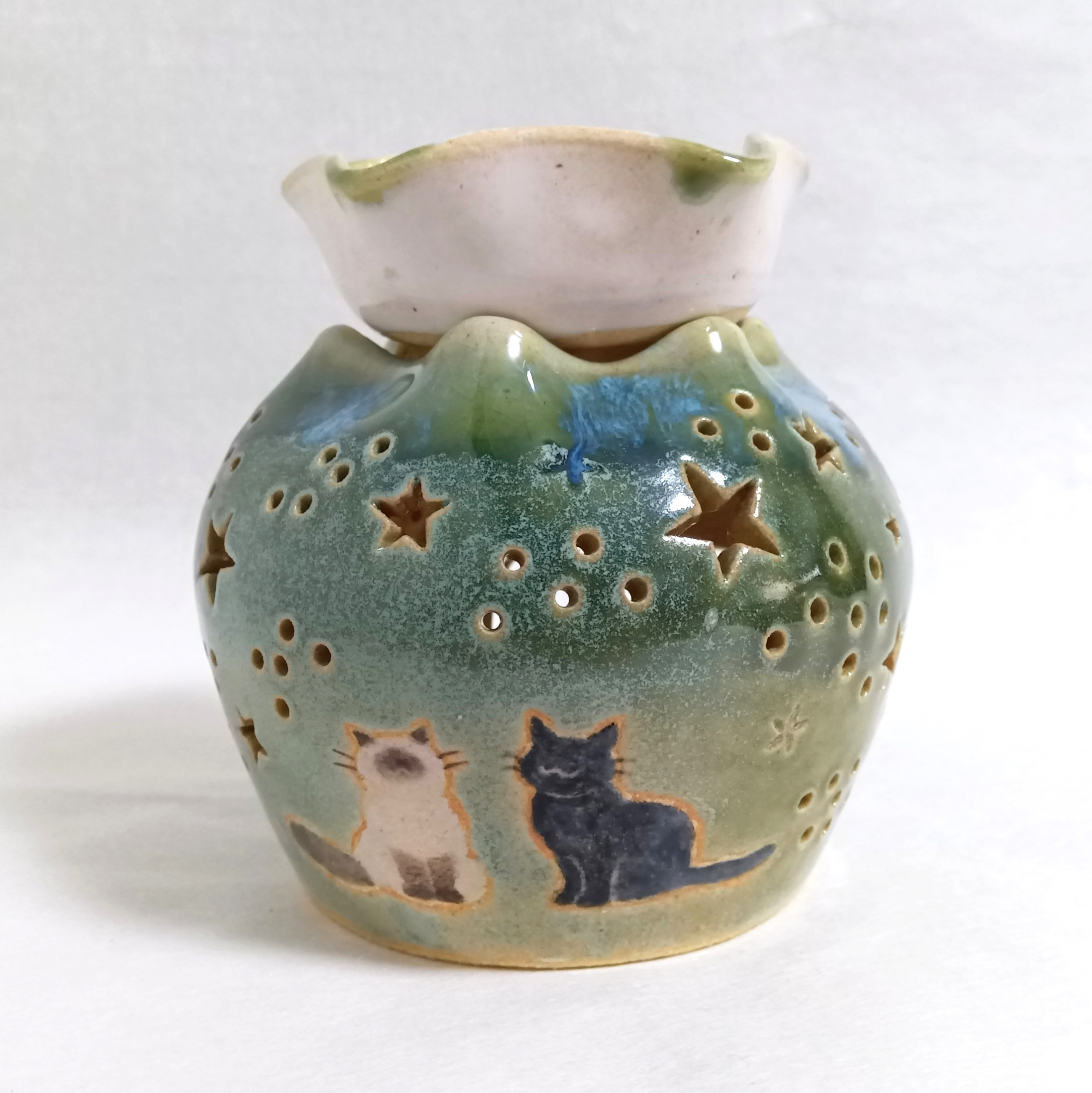 猫と星のアロマポット 陶器 キャンドルホルダー 茶香炉 黒猫 ヒマラヤン