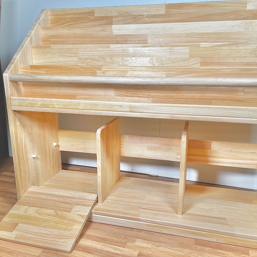 絵本棚 斜めカットタイプ 40日発送 本棚・絵本棚・マガジンラック Kei