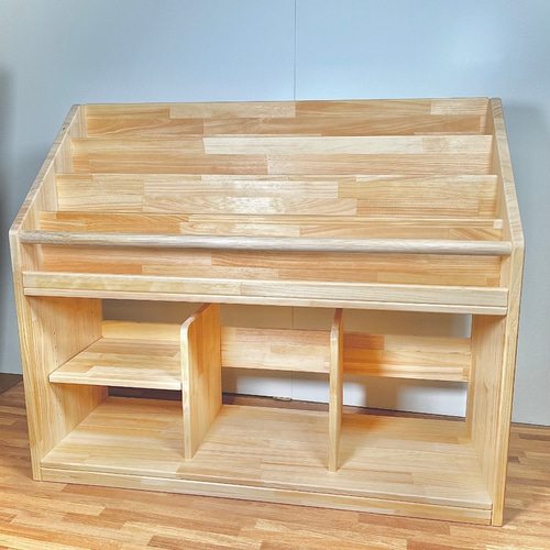 絵本棚 斜めカットタイプ 40日発送 本棚・絵本棚・マガジンラック Kei