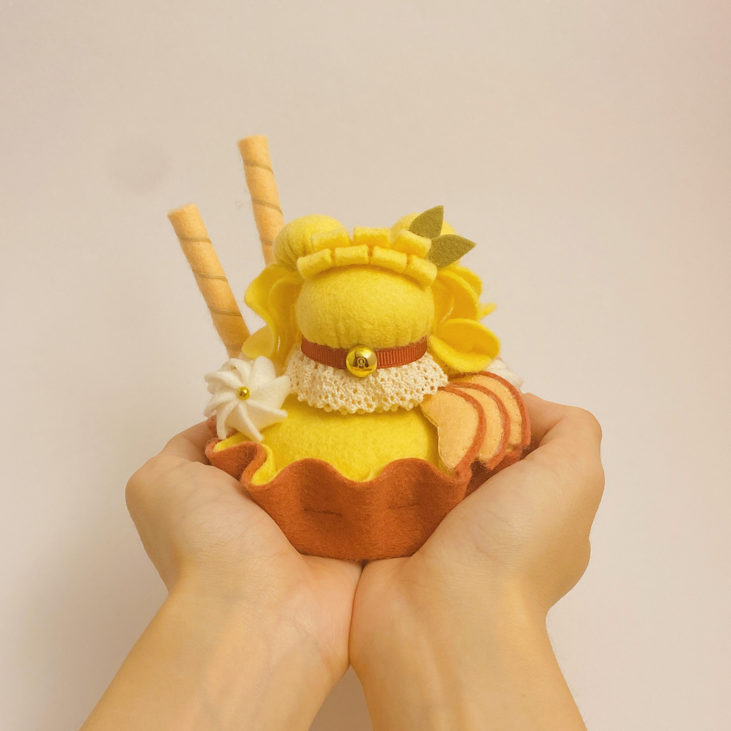 フェルトマスコット［寄り添いりんごタルトちゃん］