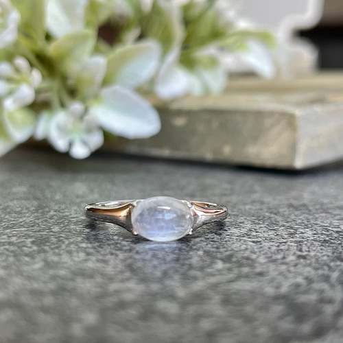 高感度ショップで2023年売れたブランド ≪Silver925≫ レインボームーンストーン オーバルリング アクセサリー