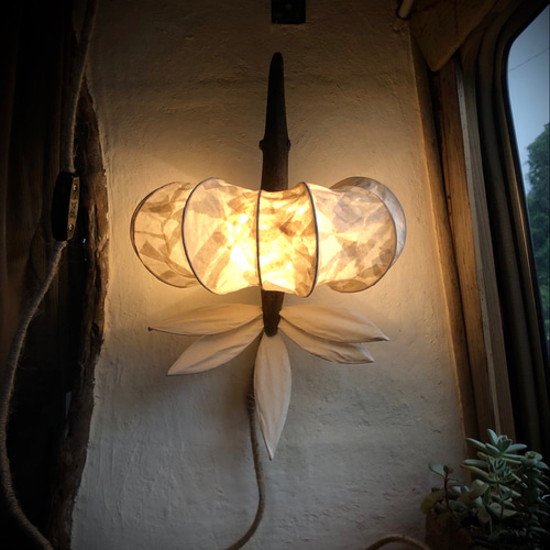 Lotus Bird 流木と和紙の照明（壁掛けライト、インテリアライト