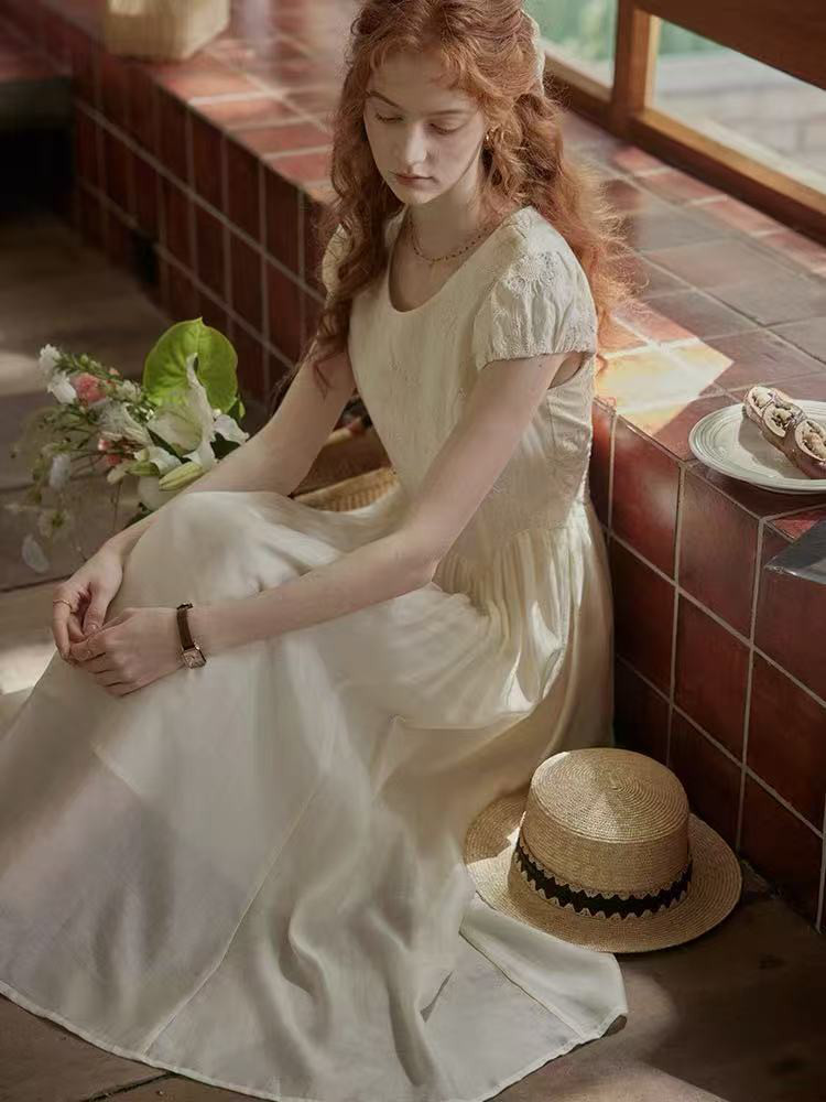 大人可愛い刺繍ワンピース　ロングワンピース　半袖　裏地付き