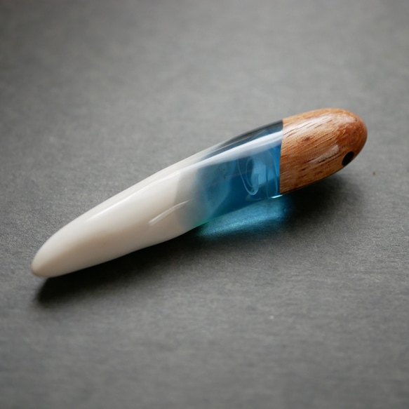 鹿角とゼブラウッドを使ったウッドレジンネックレス | 牙紋（がもん