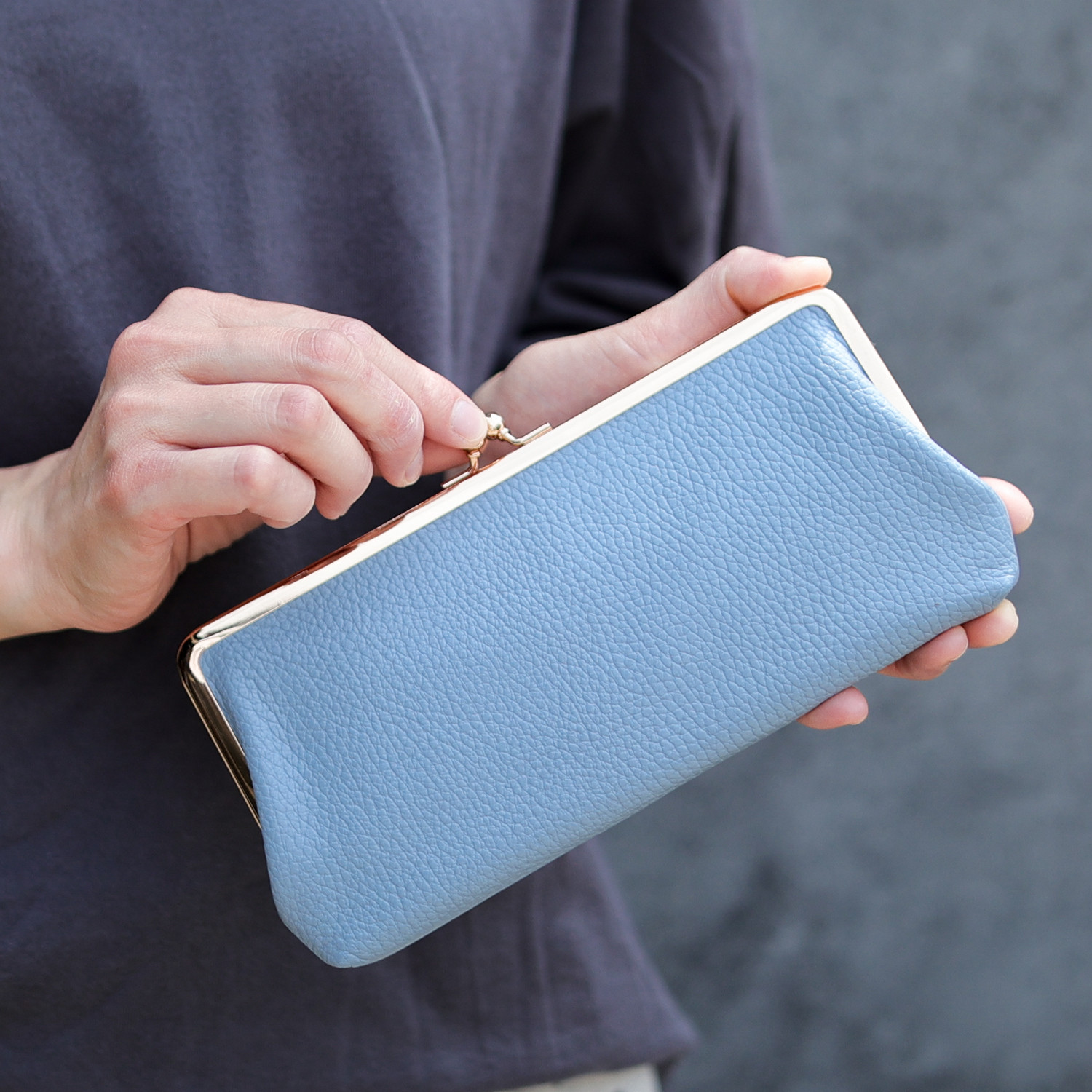 送料無料 イタリアンシボ がま口 長財布 ロングウォレット 軽量 国産 牛革 大容量 ゼニスブルー