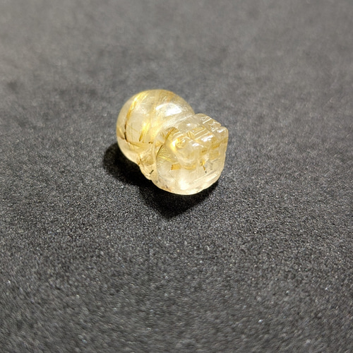 迫力満点 ゴールド タイチンルチル 貔貅 ヒキュウ 金針水晶のエナジー 1点限り 正月 年末年始 春節 最強 金運 財運 縁起物 パワーストーン