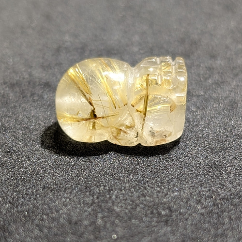 存在感がすごい ゴールド タイチンルチル 貔貅 ヒキュウ 金針水晶のエナジー 存在感がすごい タイチンルチル 貔貅 ヒキュウ 金針水晶の