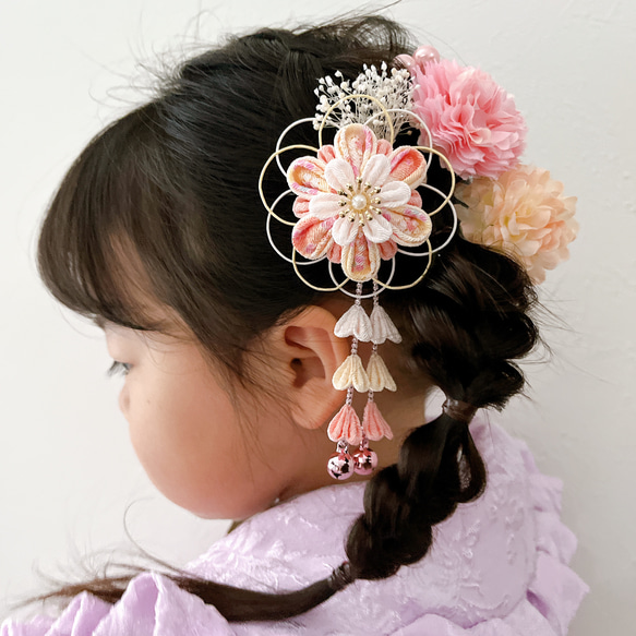 七五三 髪飾り 3歳 7歳 753 つまみ細工 浴衣 着物 小物 鈴 ピンク ベージュ　キッズ 子ども 8枚目の画像