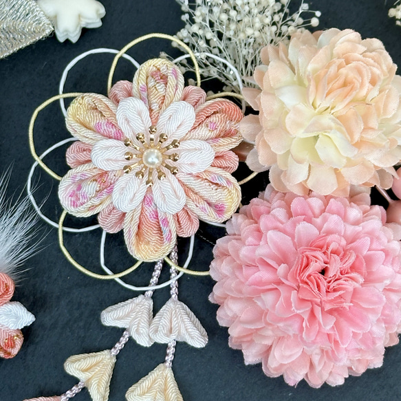 七五三 髪飾り 3歳 7歳 753 つまみ細工 浴衣 着物 小物 鈴 ピンク ベージュ　キッズ 子ども 11枚目の画像