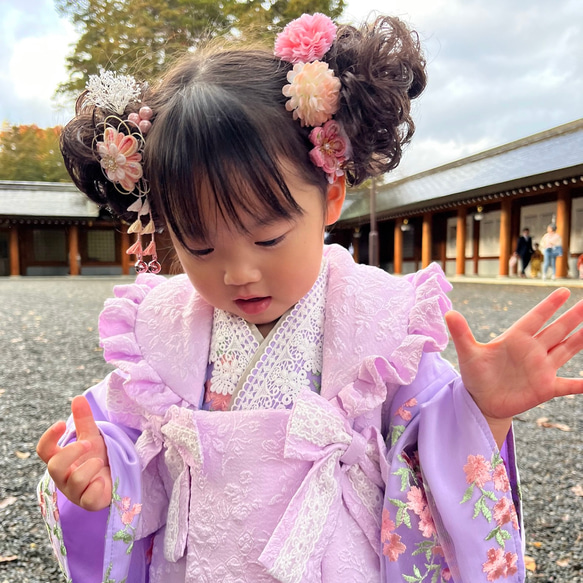 七五三 髪飾り 3歳 7歳 753 つまみ細工 浴衣 着物 小物 鈴 ピンク ベージュ　キッズ 子ども 2枚目の画像