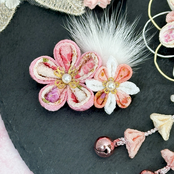 七五三 髪飾り 3歳 7歳 753 つまみ細工 浴衣 着物 小物 鈴 ピンク ベージュ　キッズ 子ども 9枚目の画像