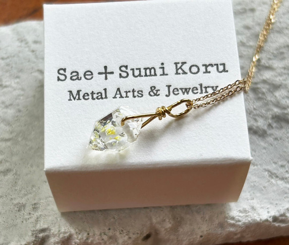 K24純金オイルインクォーツ原石・ ペンダントトップ/ ピアス◇K24 Pure Gold Oil in Quartz 3枚目の画像