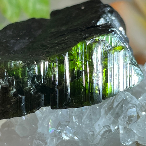 グリーントルマリン原石　水晶　観賞石 IBT-CR0444IS-350x350.jpg