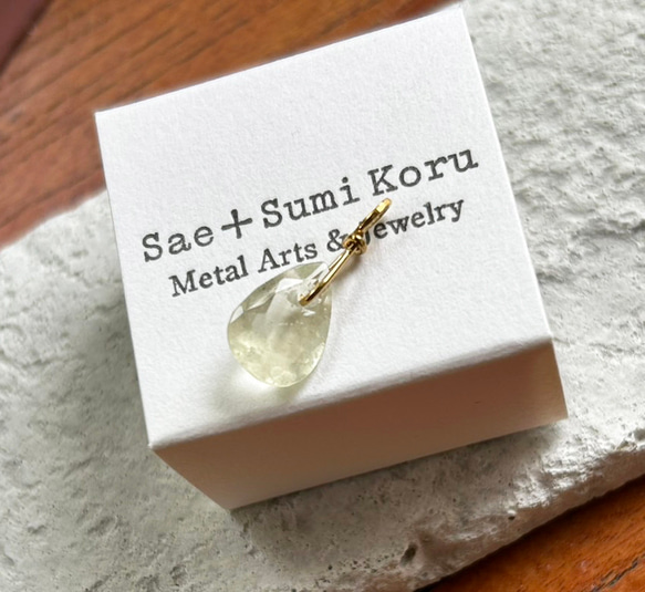 K24純金リビアングラス ペンダントトップ/ピアス◇K24 Pure Gold Libyan desert glass 12枚目の画像
