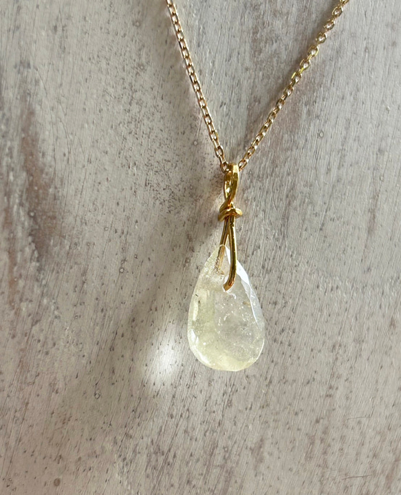 K24純金リビアングラス ペンダントトップ/ピアス◇K24 Pure Gold Libyan desert glass 2枚目の画像