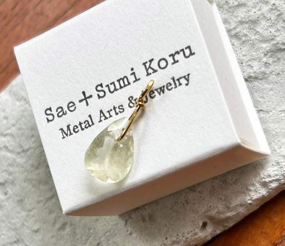 K24純金リビアングラス ペンダントトップ/ピアス◇K24 Pure Gold Libyan desert glass 4枚目の画像