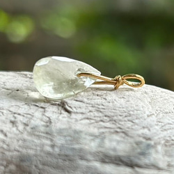 K24純金リビアングラス ペンダントトップ/ピアス◇K24 Pure Gold Libyan desert glass 1枚目の画像