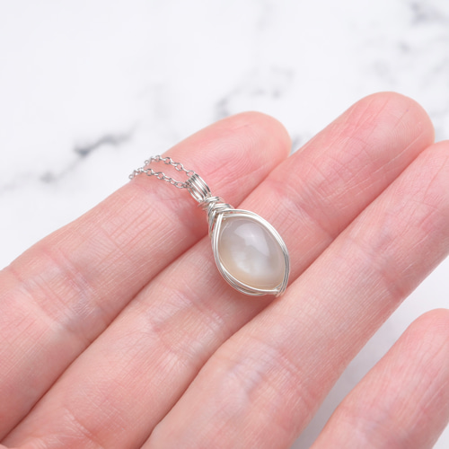 ムーンストーン ペンダントトップ ワイヤーラッピング ネックレス