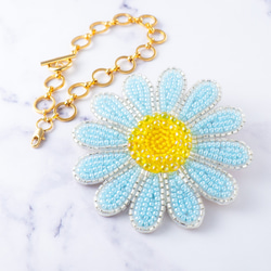 未開封　新品未使用　loulou ブローチ　マーガレット　ビーズ刺繍　ビジュー 未開封 新品未使用 loulou ブローチ マーガレット ビーズ刺繍