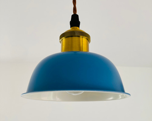 青いペンダントライト 金属と木材製 青いペンダントライト 金属と木材製 2025年】ガラス製ペンダントライト