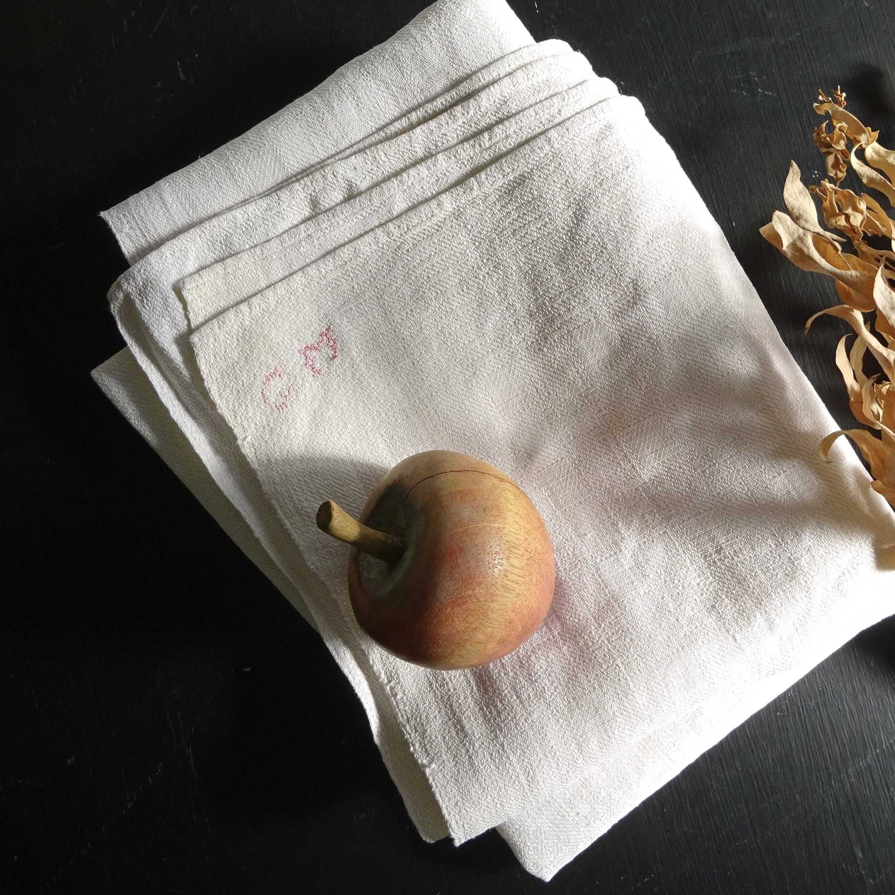 1800年-1900年 フランス 刺繍 78cm×99cm クロス リネン 古布 服飾 衣装 修復